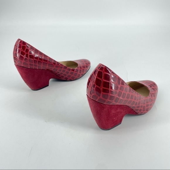 A.J. VALENCIA Red Closed Toe Heels Wedges - Picture 6 of 7